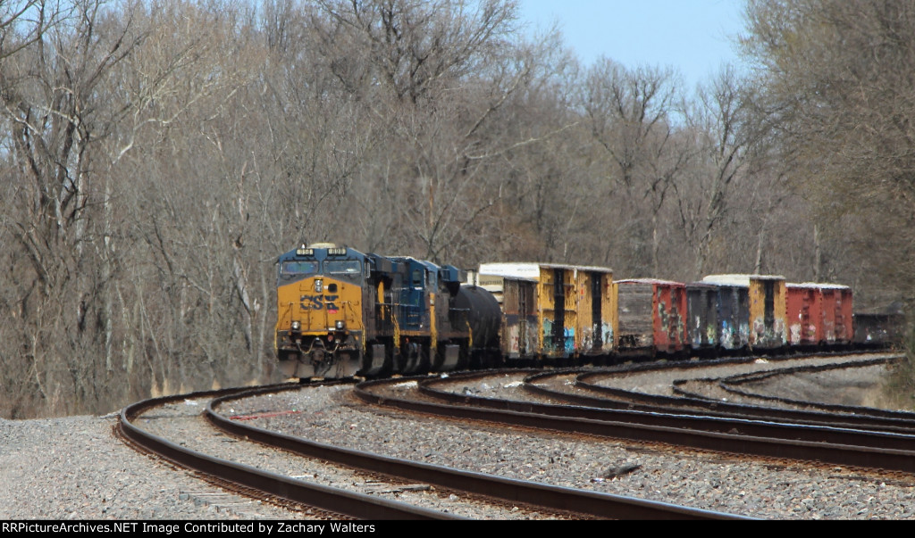 CSX 898